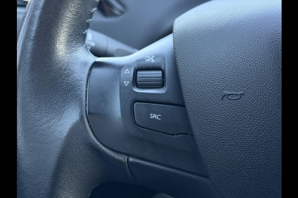 Peugeot 208 1.2 PureTech Signature Navi,Airco,Cruise,PDC,N.A.P,Dealer Onderhouden,APK tot 04-2026