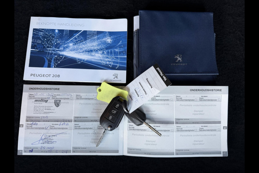 Peugeot 208 1.2 PureTech Signature Navi,Airco,Cruise,PDC,N.A.P,Dealer Onderhouden,APK tot 04-2026