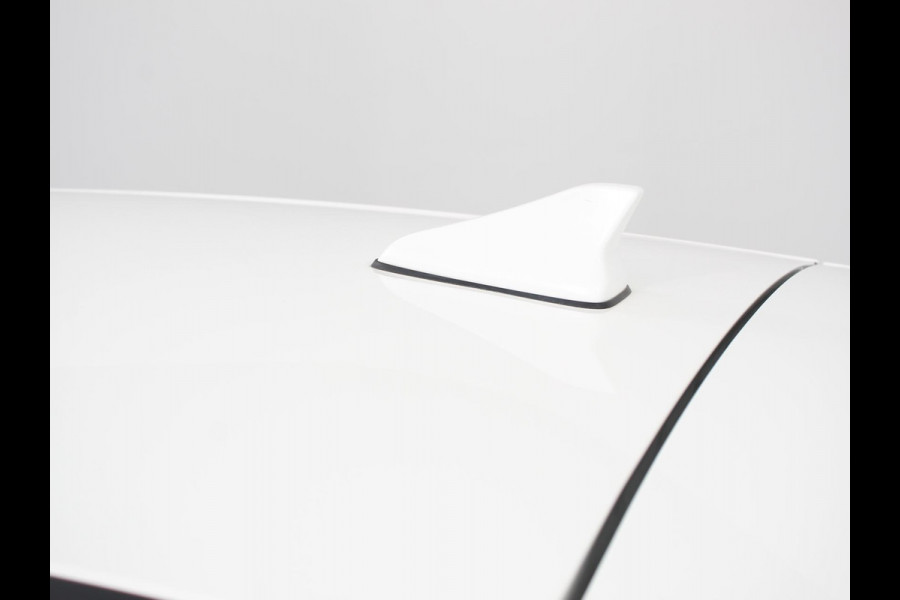 Kia Picanto 1.0 DPi DynamicLine Airco Navigatie Apple Carplay/Android Auto Camera Lichtmetalen Velgen