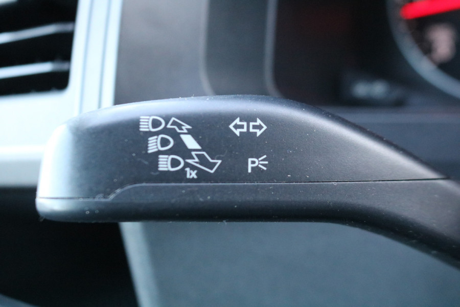 Volkswagen Transporter 2.0 TDI L2 H1 150pk Airco Navigatie