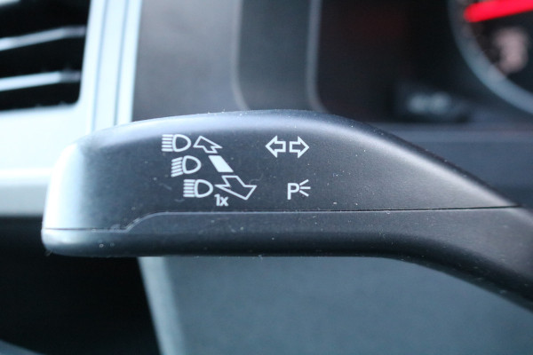 Volkswagen Transporter 2.0 TDI L2 H1 150pk Airco Navigatie