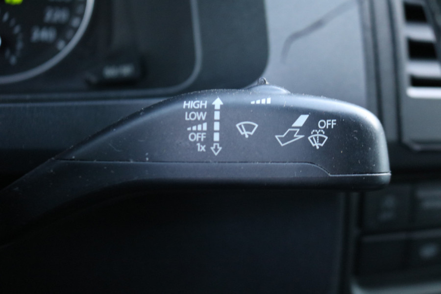 Volkswagen Transporter 2.0 TDI L2 H1 150pk Airco Navigatie