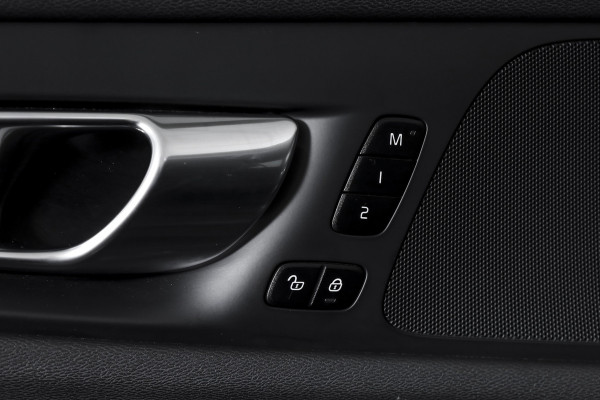 Volvo V60 2.0 T6 Recharge AWD Plus Dark | Dig.Cockpit | Adapt.Cruise | Stoelverwarming | Camera | PDC | NAV + App.Connect | Auto.Airco | DAB | LM 18" | 3125