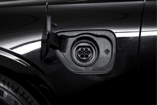 Volvo V60 2.0 T6 Recharge AWD Plus Dark | Dig.Cockpit | Adapt.Cruise | Stoelverwarming | Camera | PDC | NAV + App.Connect | Auto.Airco | DAB | LM 18" | 3125