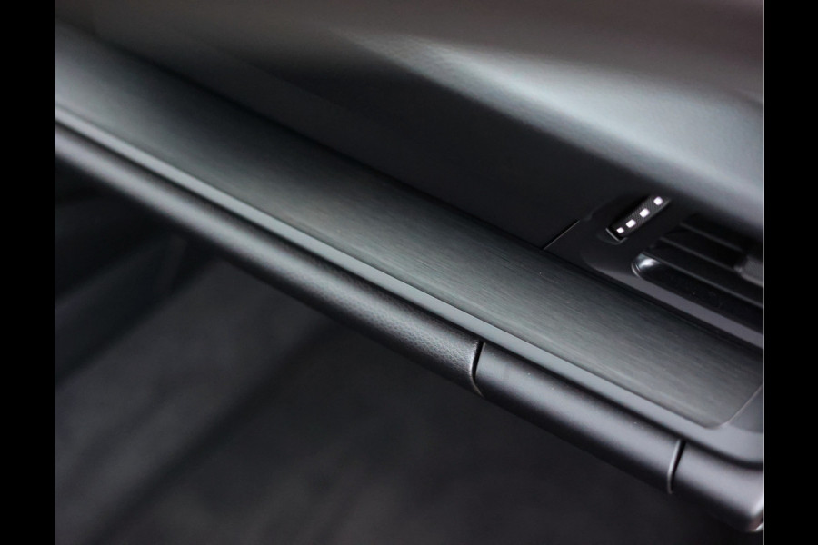 Porsche 911 3.0 Carrera 4 GTS | PDCC - Pano - Camera - Chrono