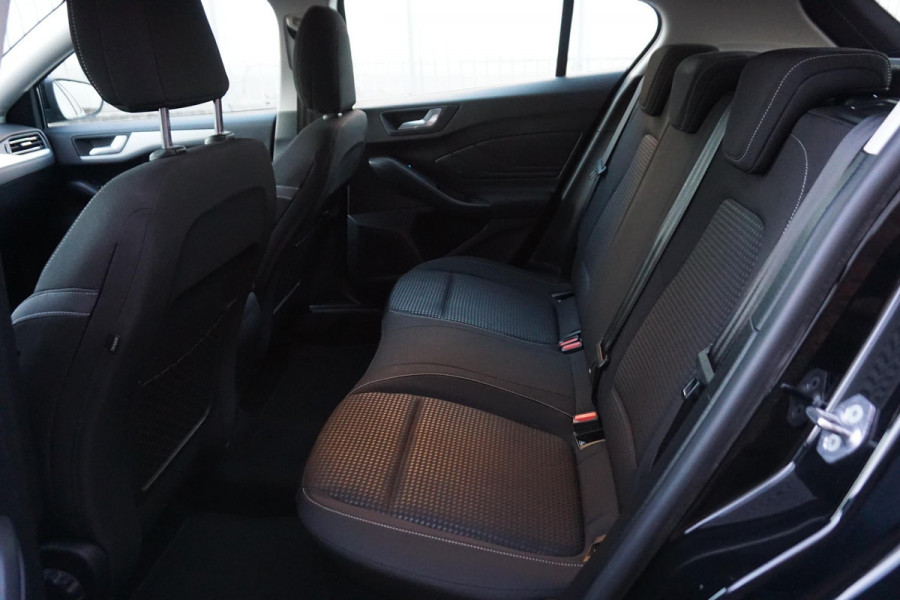 Ford Focus 1.0 EcoB.125pk Edition Business/Camera/Rijklaar prijs incl.Garantie.