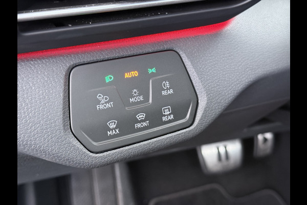 Volkswagen ID.4 Max 77kWh SOH 90% Warmtepomp Ergo Comfort Stoelen Trekhaak 360°Camera Panoramadak Adap.Cruise Navi Ecc Apple Carplay Android Aut Memory Stoel+Stuurverwarming Lmv 21" DAB Elek.Stoelen+Achterklep Voorruitverwarming Matrix Led Origineel Nederlandse Super Compleet! Auto Nieuwprijs  €57.932,-