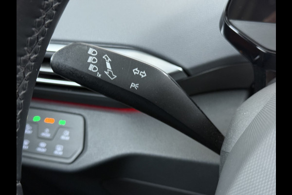 Volkswagen ID.4 Max 77kWh SOH 90% Warmtepomp Ergo Comfort Stoelen Trekhaak 360°Camera Panoramadak Adap.Cruise Navi Ecc Apple Carplay Android Aut Memory Stoel+Stuurverwarming Lmv 21" DAB Elek.Stoelen+Achterklep Voorruitverwarming Matrix Led Origineel Nederlandse Super Compleet! Auto Nieuwprijs  €57.932,-