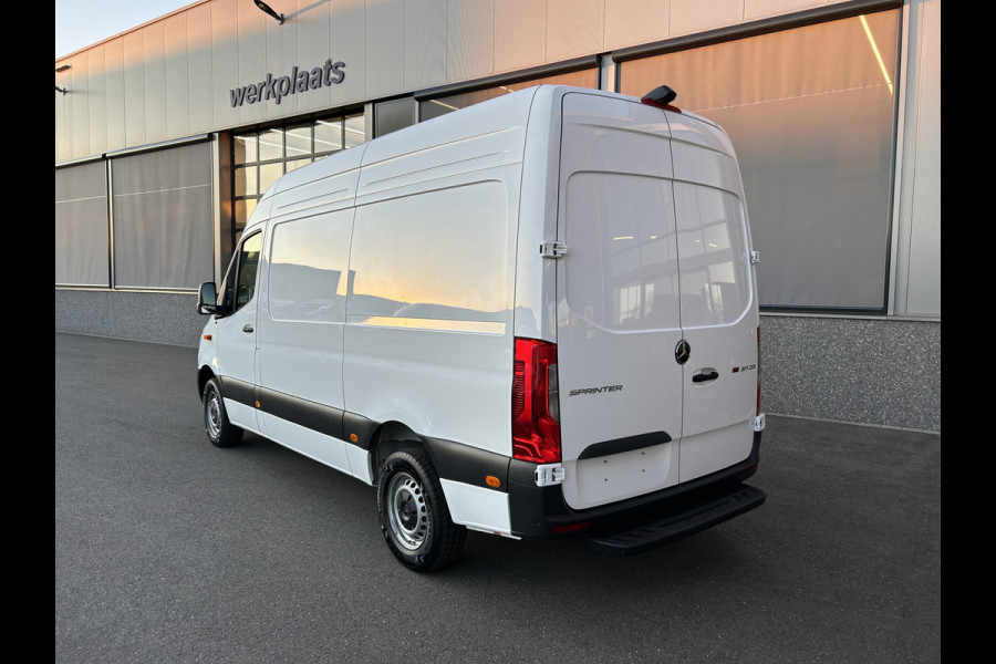 Mercedes-Benz Sprinter 317 CDI L2 H2 MBUX / 360 Camera / Navigatie / Cruise control / Airco / 270 Graden achterdeuren