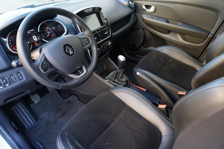 Renault Clio Estate 0.9 TCe Intens/Camera/Parkeerassistent/Metalliclak /Dealeronderhouden.