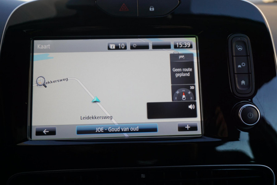 Renault Clio Estate 0.9 TCe Intens/Camera/Parkeerassistent/Metalliclak /Dealeronderhouden.