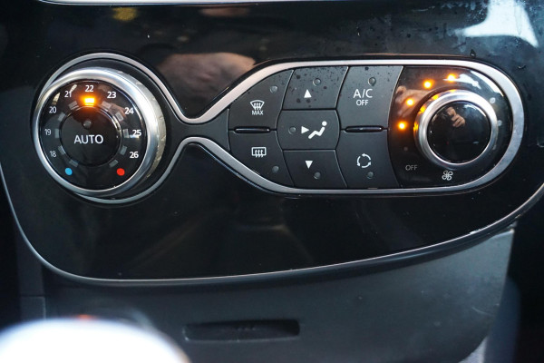 Renault Clio Estate 0.9 TCe Intens/Camera/Parkeerassistent/Metalliclak /Dealeronderhouden.