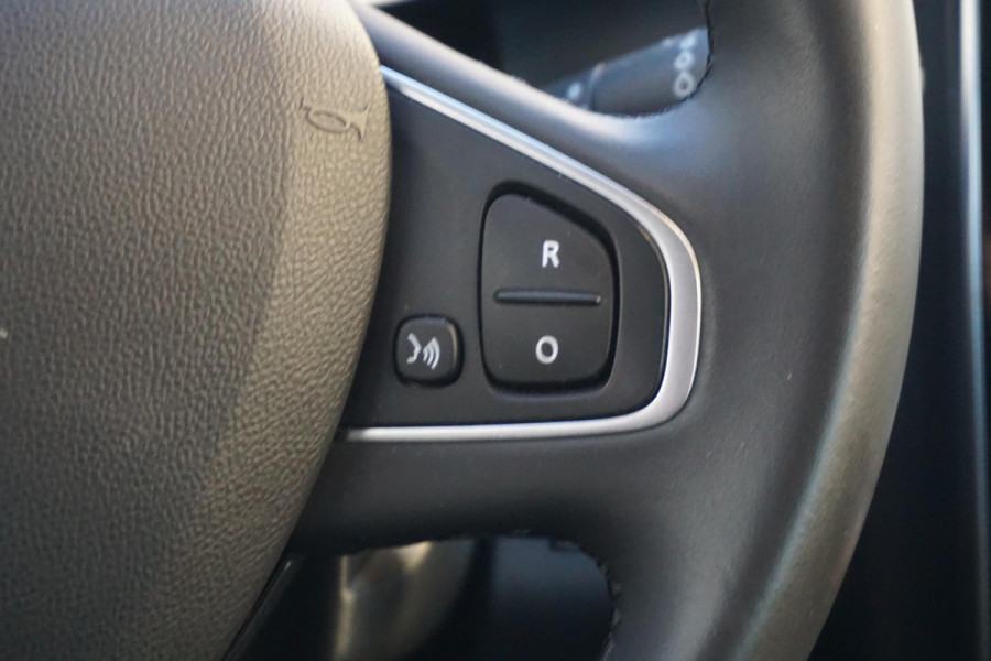 Renault Clio Estate 0.9 TCe Intens/Camera/Parkeerassistent/Metalliclak /Dealeronderhouden.