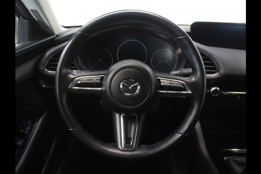 Mazda 3 2.0 e-SkyActiv-G M Hybrid 122 Comfort CLIMATE | CARPLAY | CAMERA | DAB | LED | TREKHAAK | HEAD-UP | STOEL/STUURVERW | LMV | ADAP