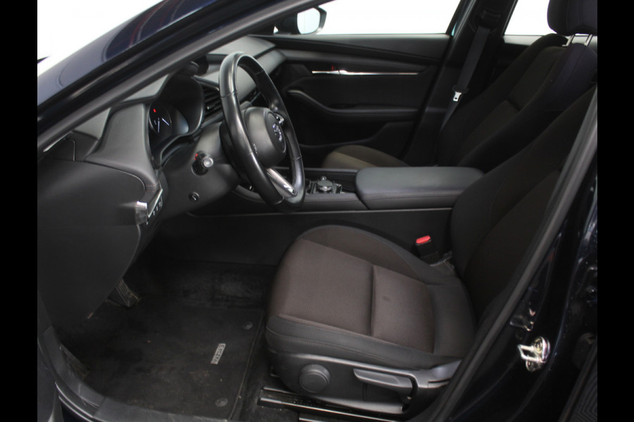 Mazda 3 2.0 e-SkyActiv-G M Hybrid 122 Comfort CLIMATE | CARPLAY | CAMERA | DAB | LED | TREKHAAK | HEAD-UP | STOEL/STUURVERW | LMV | ADAP