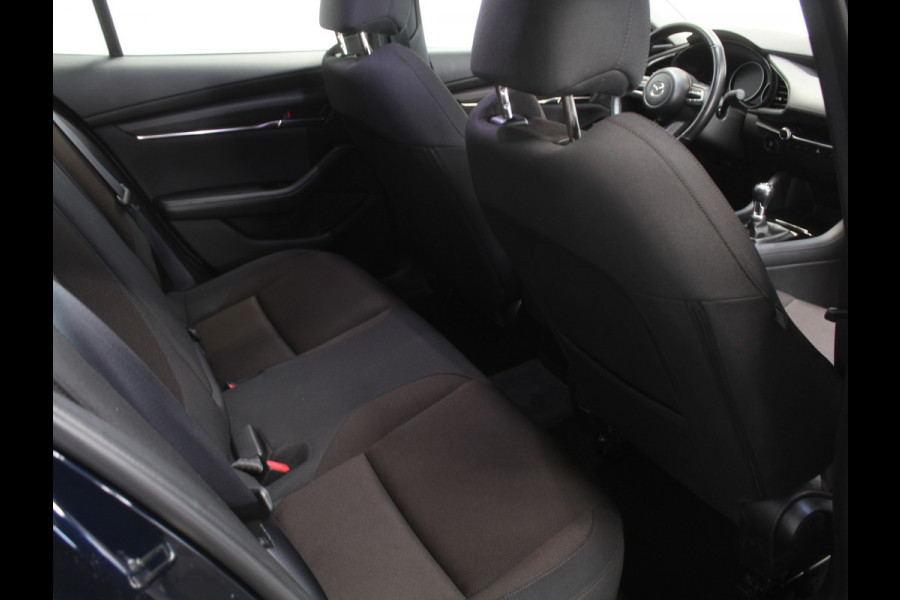 Mazda 3 2.0 e-SkyActiv-G M Hybrid 122 Comfort CLIMATE | CARPLAY | CAMERA | DAB | LED | TREKHAAK | HEAD-UP | STOEL/STUURVERW | LMV | ADAP