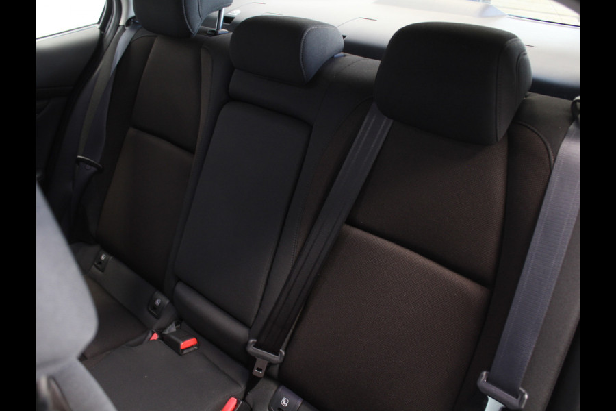 Mazda 3 2.0 e-SkyActiv-G M Hybrid 122 Comfort CLIMATE | CARPLAY | CAMERA | DAB | LED | TREKHAAK | HEAD-UP | STOEL/STUURVERW | LMV | ADAP