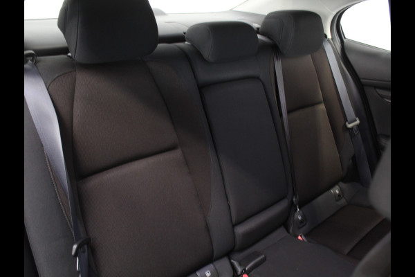 Mazda 3 2.0 e-SkyActiv-G M Hybrid 122 Comfort CLIMATE | CARPLAY | CAMERA | DAB | LED | TREKHAAK | HEAD-UP | STOEL/STUURVERW | LMV | ADAP