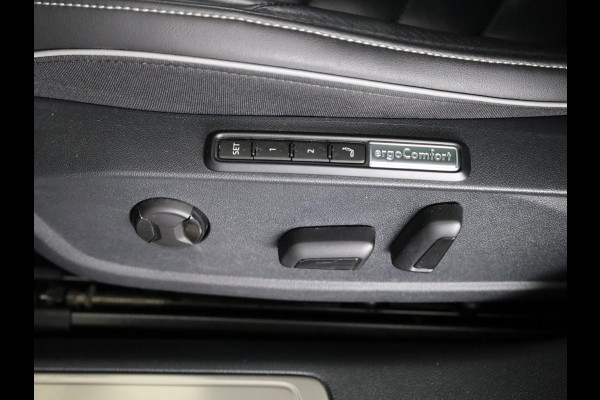 Volkswagen Arteon 1.4 TSI eHybrid R-Line Business 218 pk Automaat (DSG) | Navigatie | Panoramadak | Trekhaak (wegklapbaar) | Parkeersensoren (Park assist) | Rondomzicht camera | Lederen bekleding | Stoelverwarming v/a | R-Line |