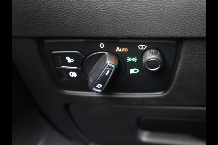 Volkswagen Arteon 1.4 TSI eHybrid R-Line Business 218 pk Automaat (DSG) | Navigatie | Panoramadak | Trekhaak (wegklapbaar) | Parkeersensoren (Park assist) | Rondomzicht camera | Lederen bekleding | Stoelverwarming v/a | R-Line |