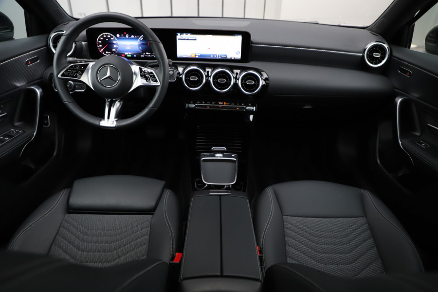 Mercedes-Benz A-Klasse 250e Business Solution | 218PK | Pano | Multibeam | Widescreen | Stoel/Stuurwielverw. | Distronic+ | Standkachel |