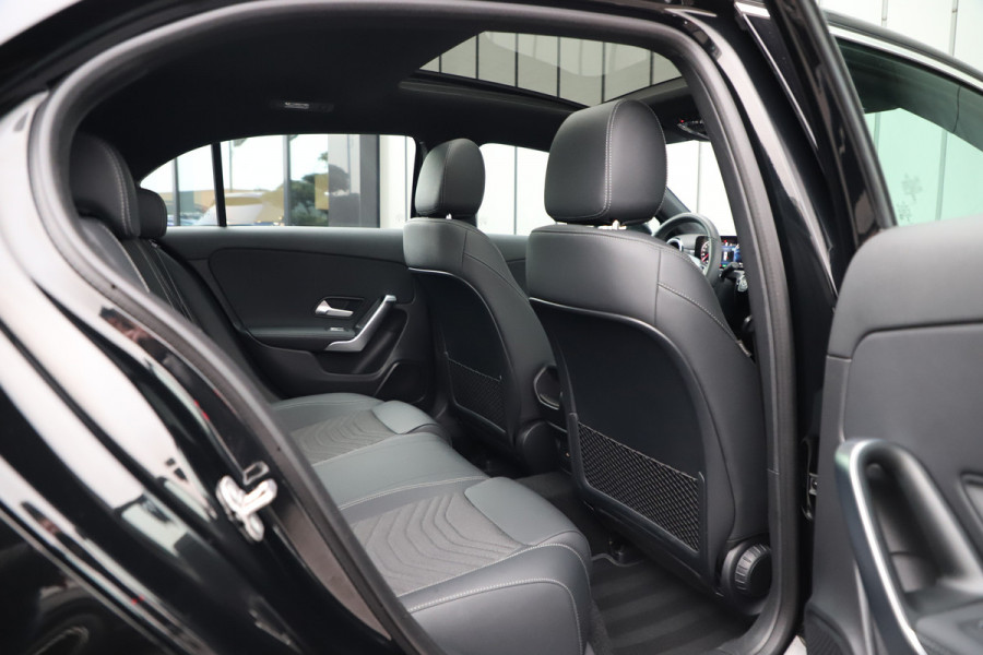 Mercedes-Benz A-Klasse 250e Business Solution | 218PK | Pano | Multibeam | Widescreen | Stoel/Stuurwielverw. | Distronic+ | Standkachel |