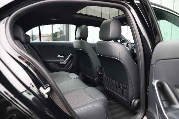 Mercedes-Benz A-Klasse 250e Business Solution | 218PK | Pano | Multibeam | Widescreen | Stoel/Stuurwielverw. | Distronic+ | Standkachel |