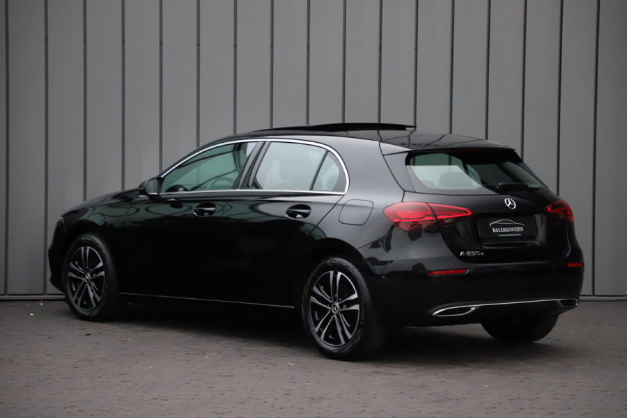 Mercedes-Benz A-Klasse 250e Business Solution | 218PK | Pano | Multibeam | Widescreen | Stoel/Stuurwielverw. | Distronic+ | Standkachel |