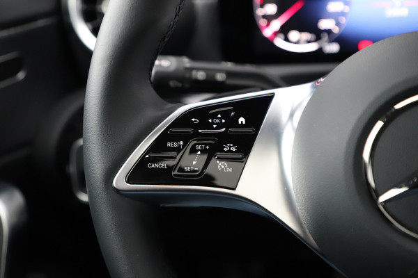 Mercedes-Benz A-Klasse 250e Business Solution | 218PK | Pano | Multibeam | Widescreen | Stoel/Stuurwielverw. | Distronic+ | Standkachel |