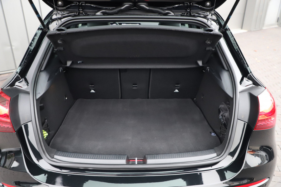 Mercedes-Benz A-Klasse 250e Business Solution | 218PK | Pano | Multibeam | Widescreen | Stoel/Stuurwielverw. | Distronic+ | Standkachel |
