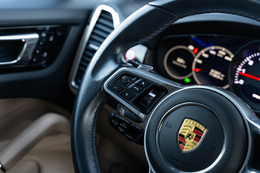Porsche Cayenne 3.0 Schuifdak Leer Navigatie BOSE Camera Sport Chrono Stoelventilatie
