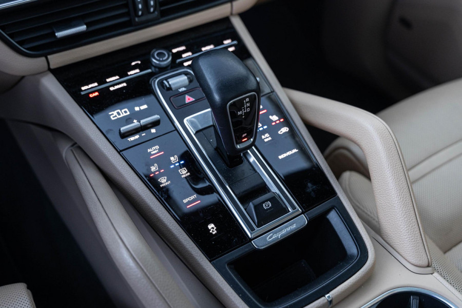 Porsche Cayenne 3.0 Schuifdak Leer Navigatie BOSE Camera Sport Chrono Stoelventilatie