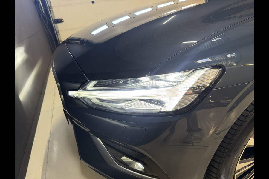 Volvo V60 2.0 B4 Plus Bright | Lederen sportstoelen | Camera | Carplay | Adaptive cruise | Stoelverwarming V+A | Full LED
