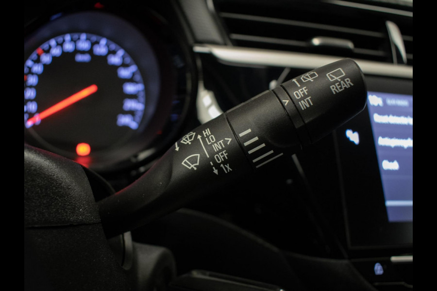 Opel Corsa 1.2 Edition Sport (APPLE CARPLAY,CRUISE,PDC,LANE ASSIST,LED,ELEKTRISCH PAKKET,SPORTSTOELEN,LM VELGEN,NETTE STAAT)