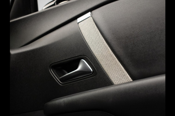 Citroën C4 1.2 Puretech Feel Pack (APPLE CARPLAY,NAVI,CAMERA,DIGITALE COCKPIT,SPORTSTOELEN,GETINT,PDC,LANE ASSIST,NETTESTAAT)