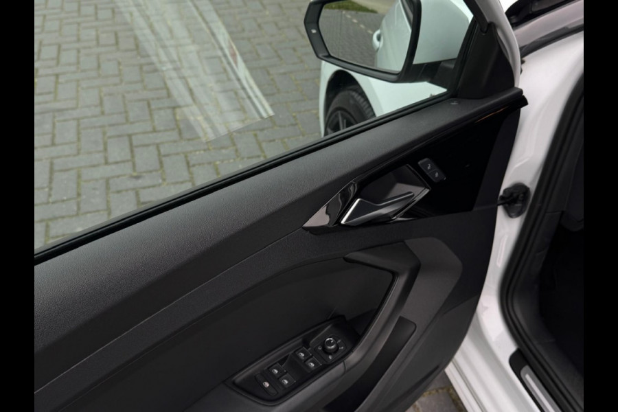 Audi A1 Sportback 30 TFSI S line automaat NAVI PDC SPORTVELGEN VIRTUAL CLIMATE