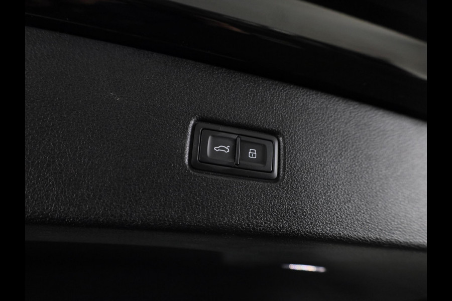 Audi Q5 Sportback 55 TFSI e S edition Competition 367pk | Panoramdak | Head Up Display | Luchtvering | B&O Audio | Verwarmbare voorstoelen | Trekhaak