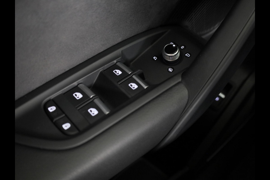 Audi Q5 Sportback 55 TFSI e S edition Competition 367pk | Panoramdak | Head Up Display | Luchtvering | B&O Audio | Verwarmbare voorstoelen | Trekhaak