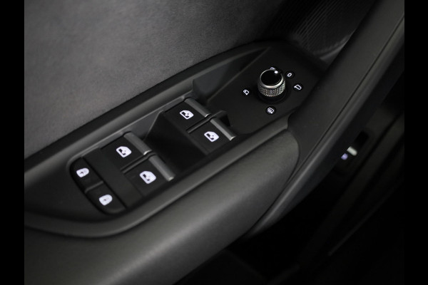 Audi Q5 Sportback 55 TFSI e S edition Competition 367pk | Panoramdak | Head Up Display | Luchtvering | B&O Audio | Verwarmbare voorstoelen | Trekhaak
