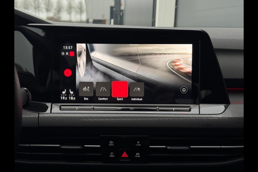 Volkswagen Golf 2.0 TSI GTI CLUBSPORT Pano Navi Climate Sfeer Elek pakket Sportv