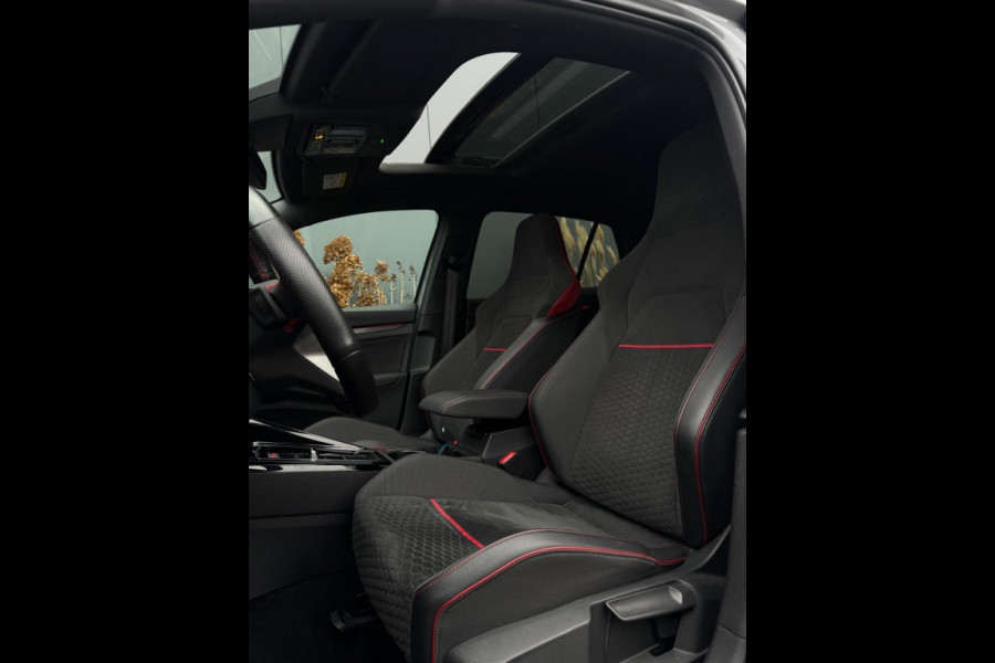 Volkswagen Golf 2.0 TSI GTI CLUBSPORT Pano Navi Climate Sfeer Elek pakket Sportv