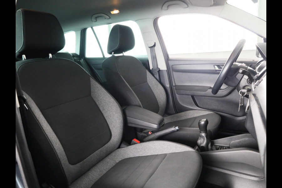 Škoda Fabia Combi 1.0 TSI Business Edition 95 pk | Navigatie via App | Parkeersensoren achter | Airco | Cruise control | Apple Carplay/Android Auto |