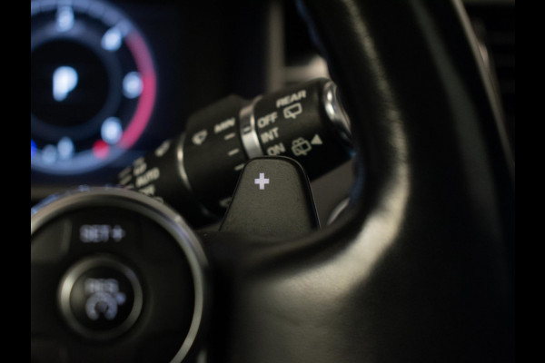 Land Rover Discovery 3.0 Sd6 HSE Luxury GRIJSKENTEKEN (CARPLAY,PANORAMADAK,MERIDIAN,LEDER,STOELVERWARMING,CAMERA,360 VIEW,PDC)