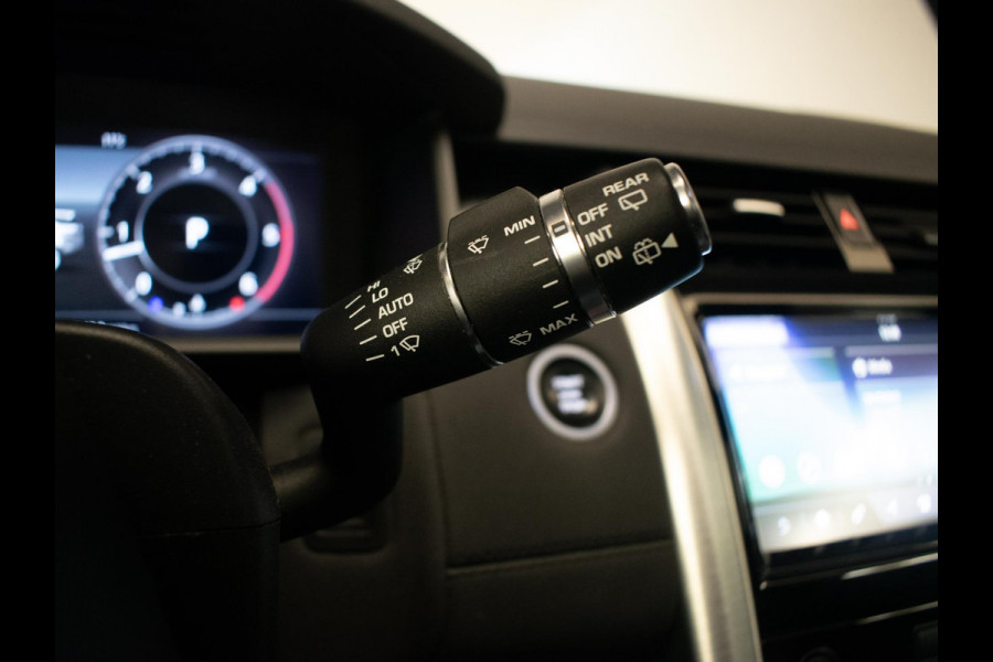 Land Rover Discovery 3.0 Sd6 HSE Luxury GRIJSKENTEKEN (CARPLAY,PANORAMADAK,MERIDIAN,LEDER,STOELVERWARMING,CAMERA,360 VIEW,PDC)