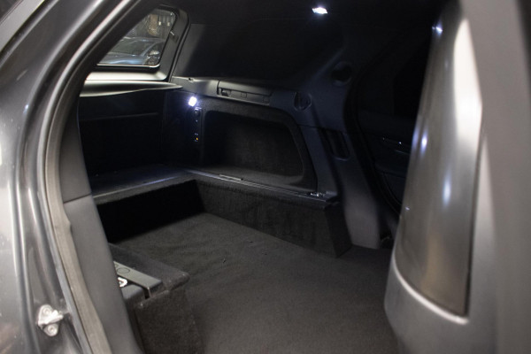 Land Rover Discovery 3.0 Sd6 HSE Luxury GRIJSKENTEKEN (CARPLAY,PANORAMADAK,MERIDIAN,LEDER,STOELVERWARMING,CAMERA,360 VIEW,PDC)