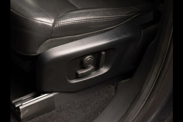 Land Rover Discovery 3.0 Sd6 HSE Luxury GRIJSKENTEKEN (CARPLAY,PANORAMADAK,MERIDIAN,LEDER,STOELVERWARMING,CAMERA,360 VIEW,PDC)