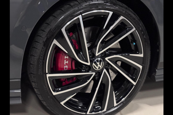 Volkswagen Golf 2.0 TSI GTI CLUBSPORT | PANO | IQ LIGHT | HARMAN KARDON | VOL!
