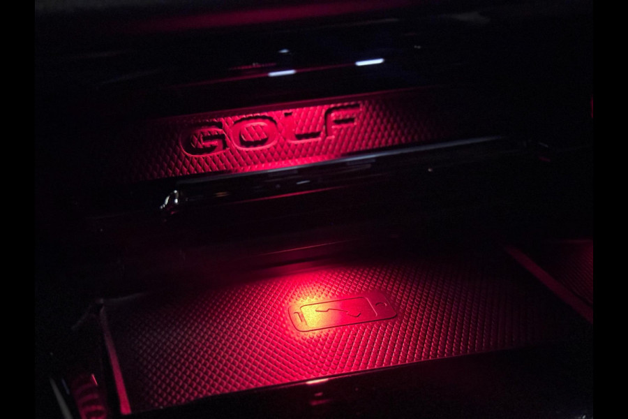 Volkswagen Golf 2.0 TSI GTI CLUBSPORT | PANO | IQ LIGHT | HARMAN KARDON | VOL!