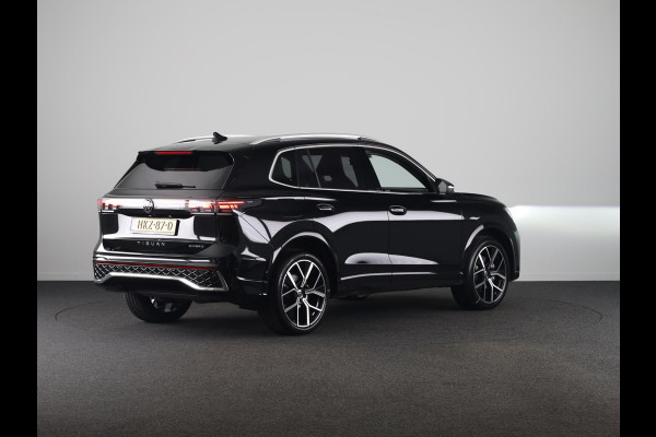 Volkswagen Tiguan 1.5 eHybrid R-Line Edition 204 pk Automaat (DSG) | Verlengde garantie | Navigatie | Parkeersensoren (Park assist) | Achteruitrijcamera | R-Line |