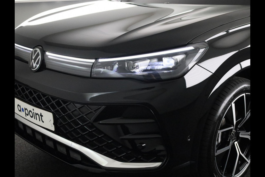 Volkswagen Tiguan 1.5 eHybrid R-Line Edition 204 pk Automaat (DSG) | Verlengde garantie | Navigatie | Parkeersensoren (Park assist) | Achteruitrijcamera | R-Line |